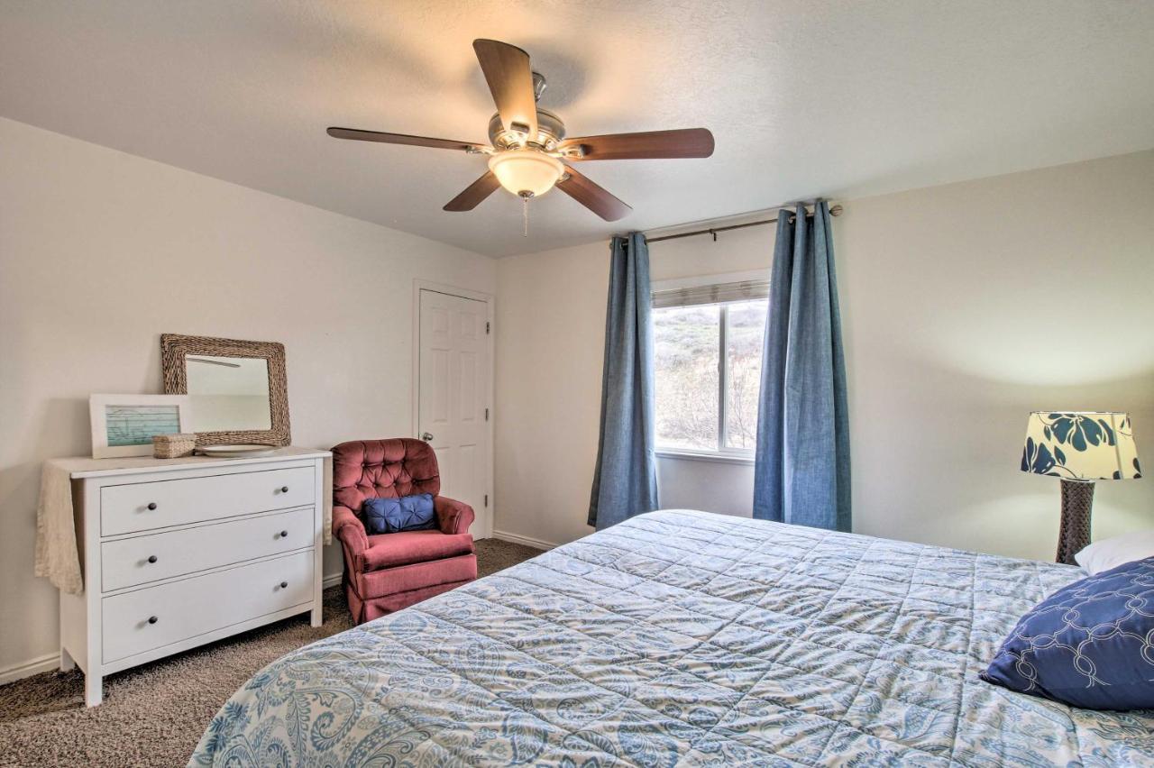 Spacious Garden City Townhome With Lake Views! Extérieur photo